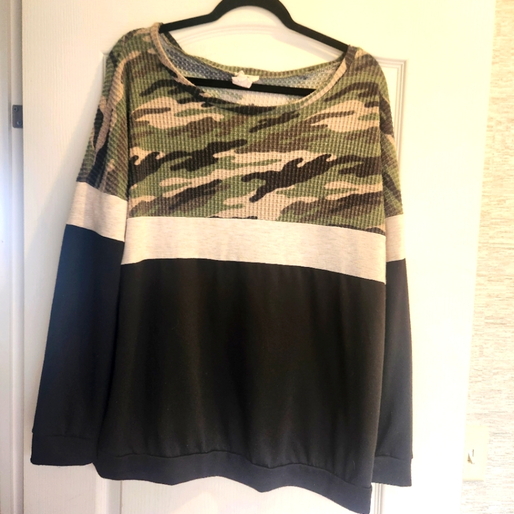 Bibi Womens shirt size L EUC